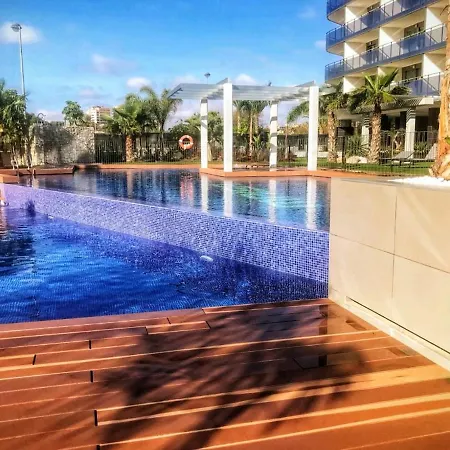 Verano - 2 Bedrooms - Piscina - Garaje شقة *